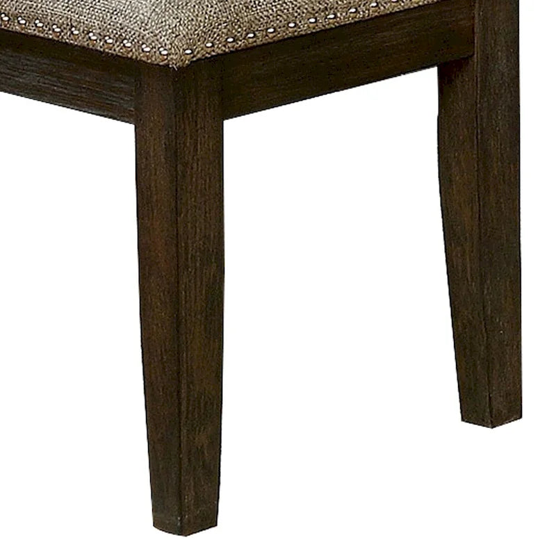 Panca imbottita in tessuto con bordino a borchie e gambe affusolate, grigio ed espresso
